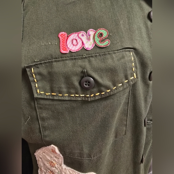 Upcycled Vintage Army Utility Jacket W Vintage Quilted Stars, Patches, Embroider - Picture 10 of 16